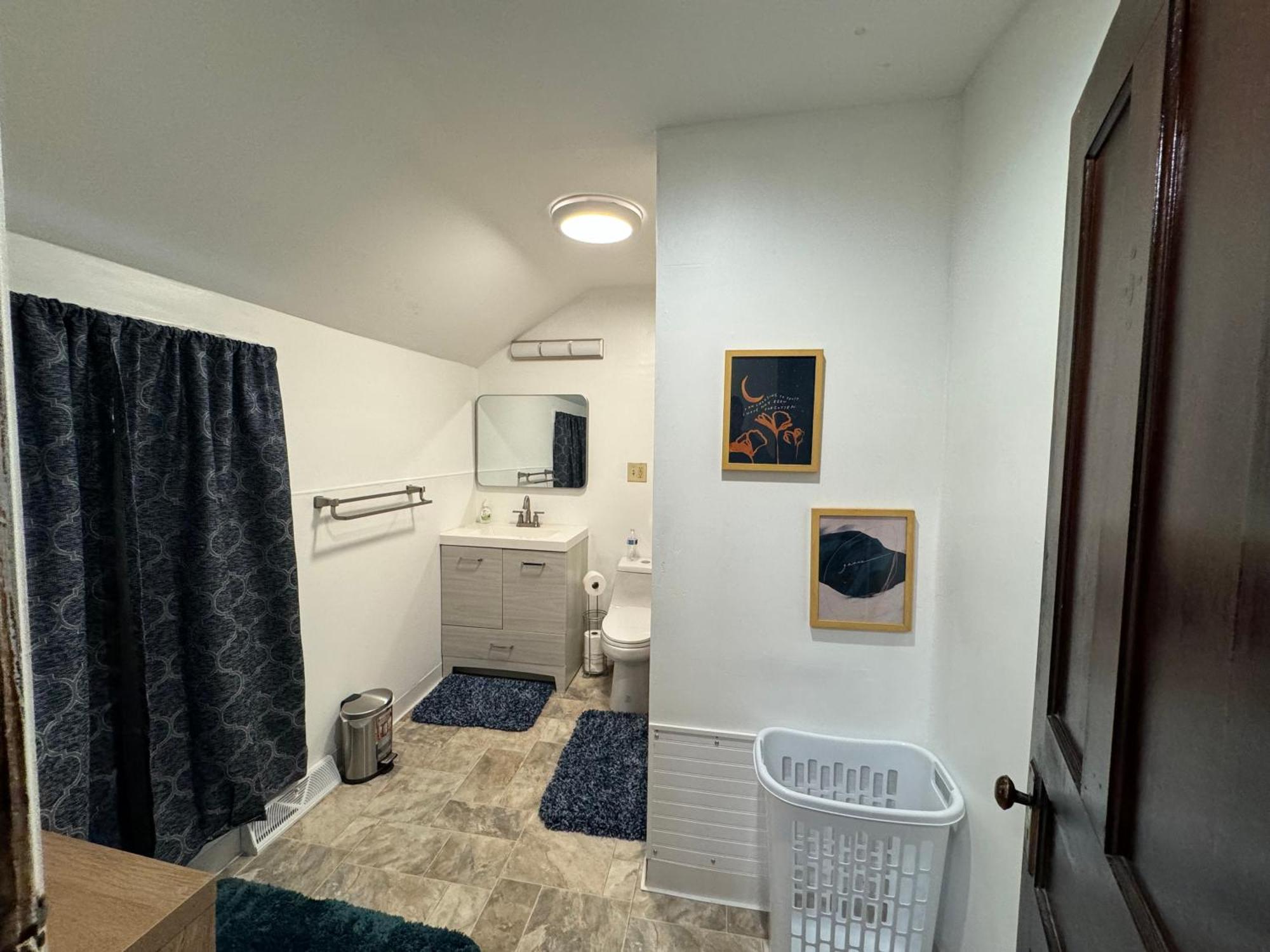 Comfy Getaway, 5 Bed, Sleeps 9, Walk To Falls! ナイアガラフォールズ エクステリア 写真
