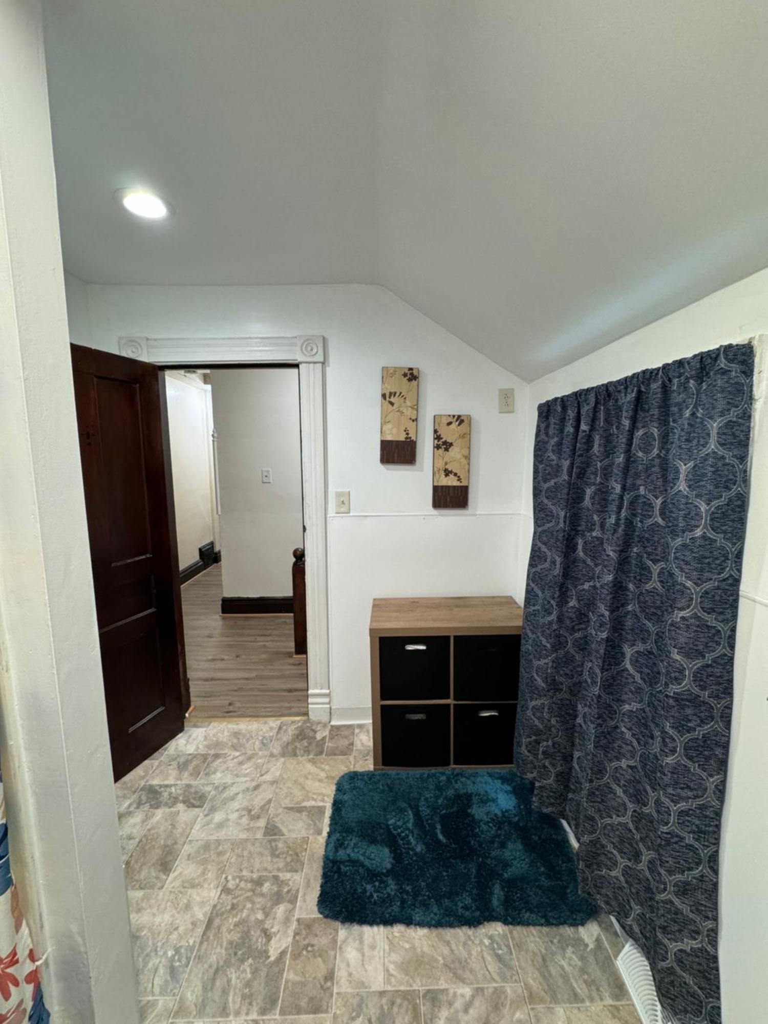 Comfy Getaway, 5 Bed, Sleeps 9, Walk To Falls! ナイアガラフォールズ エクステリア 写真