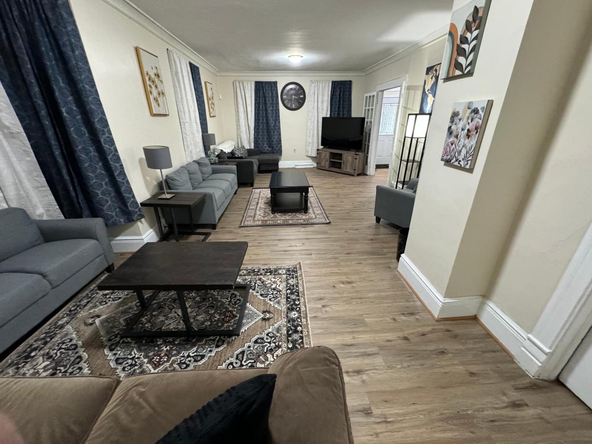 Comfy Getaway, 5 Bed, Sleeps 9, Walk To Falls! ナイアガラフォールズ エクステリア 写真